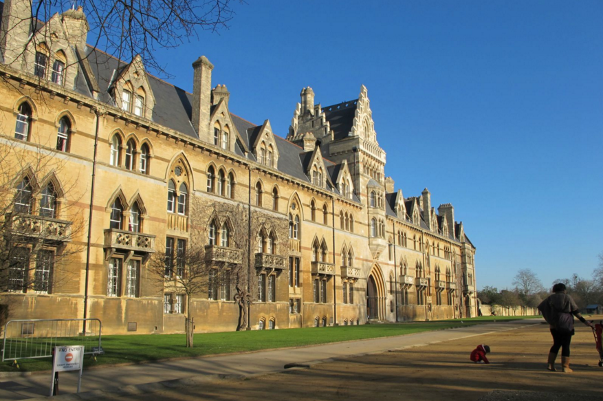 牛津大学